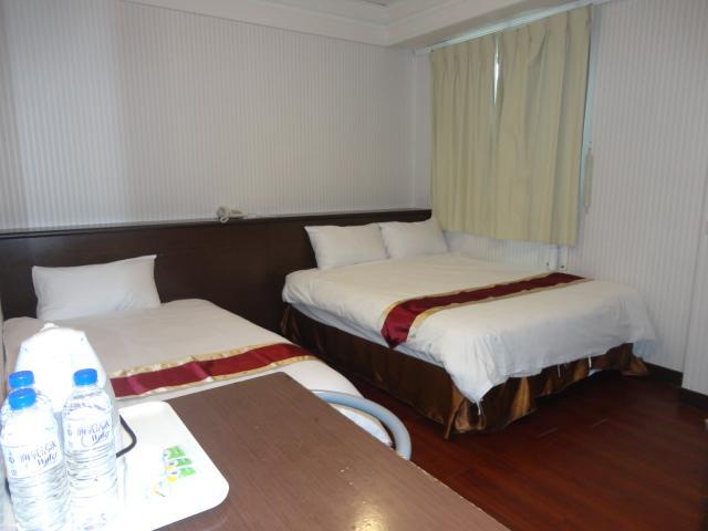 Yi Pin Yuan Hotel Tainan Extérieur photo