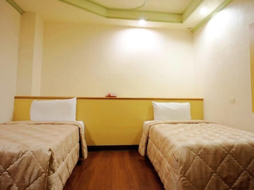Yi Pin Yuan Hotel Tainan Extérieur photo